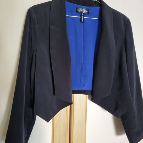 blazer curto preto 91061446?action_source=70688&ref=home_home&rsp=1&rspix=1