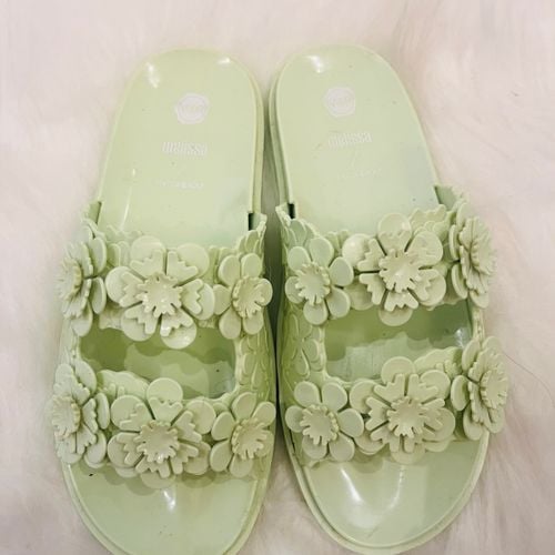 rasteira melissa viktor amp rolf verde menta 38 151374852?action_source=76405&ref=home_home&rsp=1&rspix=1