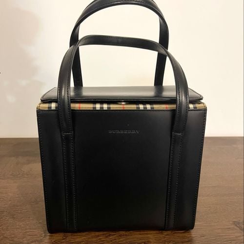 bolsa burberry leather box black pequena couro preto 124378817?action_source=65407&ref=home_home&rsp=1&rspix=1