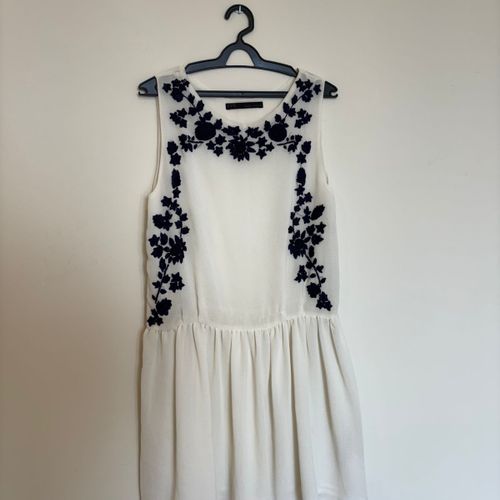 vestido zara 124129103?action_source=60227&ref=home_home&rsp=1&rspix=1