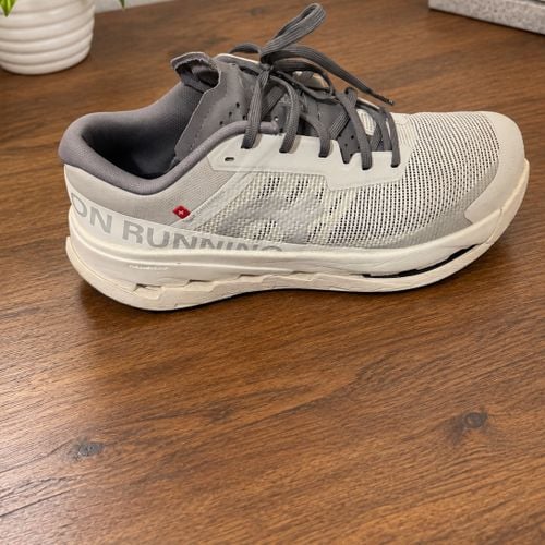 tenis on running cloudultra cinza 41 150865704?action_source=72470&ref=home_home&rsp=1&rspix=1