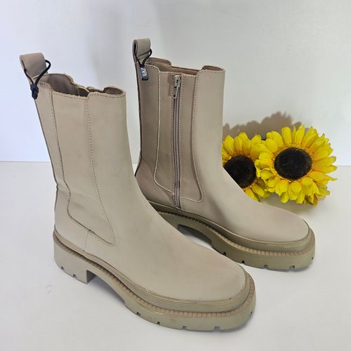 bota zara tratorada emborrachada 125300070?action_source=60227&ref=home_home&rsp=1&rspix=1