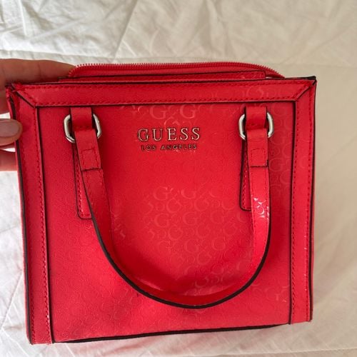 bolsa guess vermelha com alca longa 143930614?action_source=76594&ref=home_home&rsp=1&rspix=1