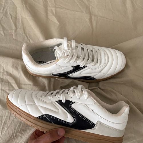 tenis bershka 132464770?action_source=69599&ref=home_home&rsp=1&rspix=1