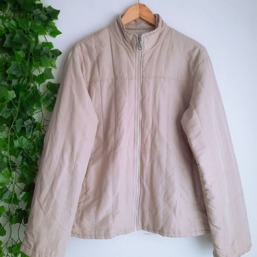 jaqueta puffer bege claro feminina 146819321?action_source=75013&ref=home_home&rsp=1&rspix=1