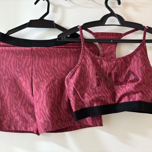 conjunto fitness fila original tam g 145442839?action_source=75018&ref=home_home&rsp=1&rspix=1
