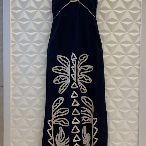 vestido longo bordado preto 144288260?action_source=76858&ref=home_home&rsp=1&rspix=1