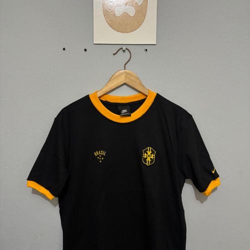 camisa brasil modelo retro 136342797?action_source=69961&ref=home_home&rsp=1&rspix=1