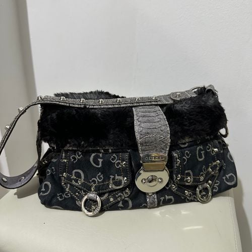 bolsa guess y2k preta 150664197?action_source=72470&ref=home_home&rsp=1&rspix=1