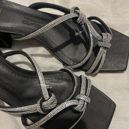 santa lolla preta 37 130043800?action_source=64649&ref=home_home&rsp=1&rspix=1