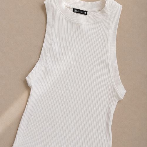 regata zara canelada branca gola alta 143749059?action_source=77221&ref=home_home&rsp=1&rspix=1