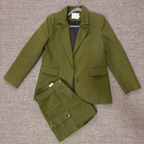 conjunto blazer e shorts nv p 38 143500715?action_source=72470&ref=home_home&rsp=1&rspix=1