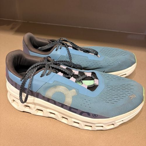 tenis on cloudmonster azul 43 151689843?action_source=76398&ref=home_home&rsp=1&rspix=1