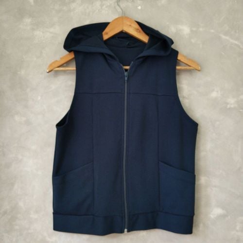 colete feminino azul com capuz m 147196679?action_source=75018&ref=home_home&rsp=1&rspix=1