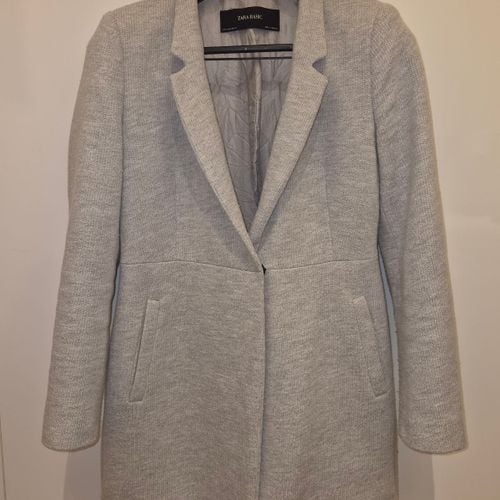 blazer feminino zara cinza m 151394286?action_source=76396&ref=home_home&rsp=1&rspix=1
