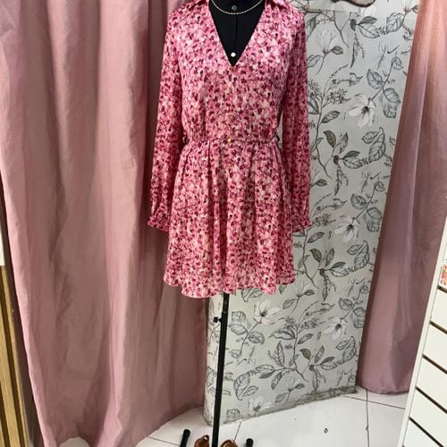 vestido curto fluido acetinado zara tamanho m 132740760?action_source=66827&ref=home_home&rsp=1&rspix=1