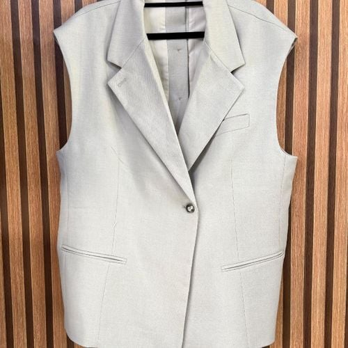 colete alfaiataria bershka tamanho gg 134425303?action_source=69599&ref=home_home&rsp=1&rspix=1