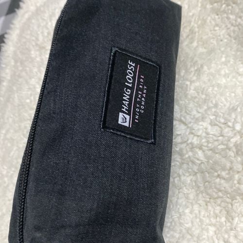 estojo escolar 131111507?action_source=67388&ref=home_home&rsp=1&rspix=1