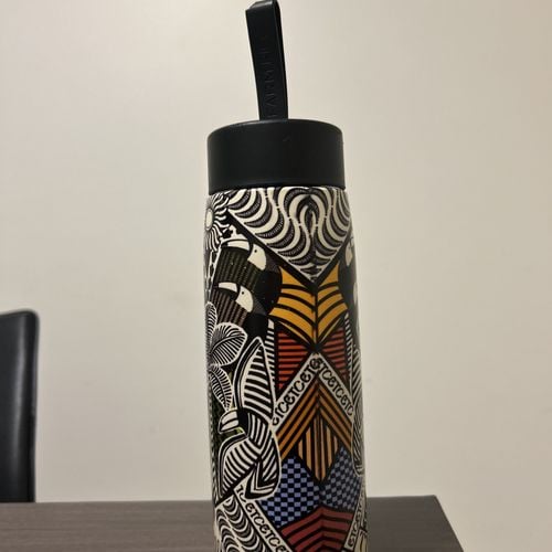 garrafa farm 750ml estampada 148629760?action_source=75018&ref=home_home&rsp=1&rspix=1