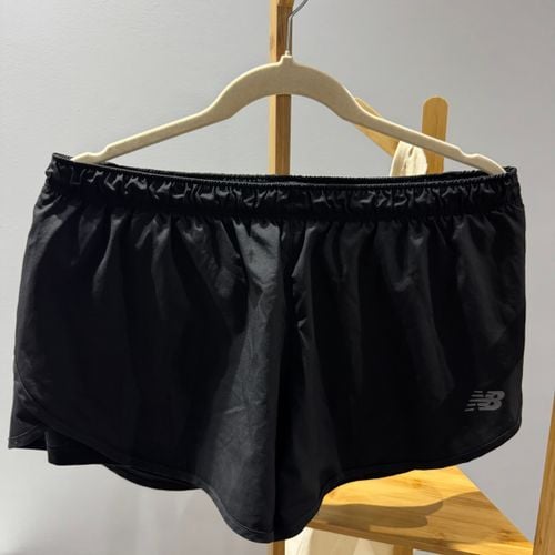 shorts academia new balance preto g 149192754?action_source=75018&ref=home_home&rsp=1&rspix=1