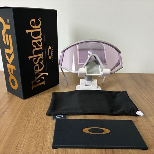 oculos oakley modelo eyeshade edicao muzm completo e sem uso 150360653?action_source=67222&ref=home_home&rsp=1&rspix=1
