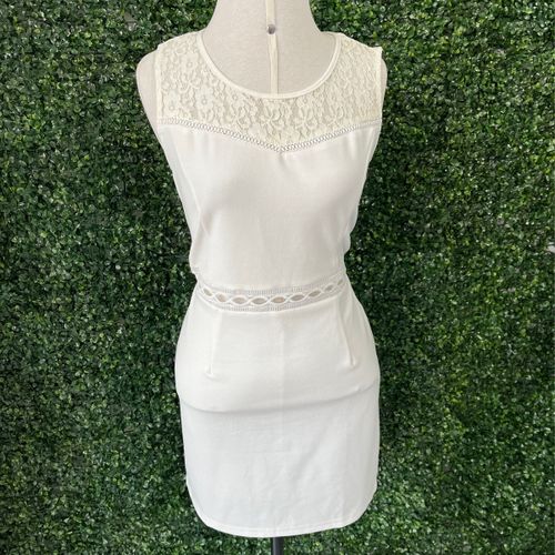 vestido curto off white casamento civil ano novo tamanho g 133247430?action_source=66695&ref=home_home&rsp=1&rspix=1