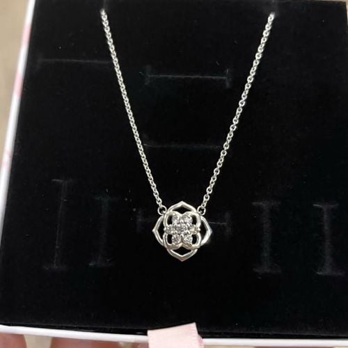 colar pandora 130792281?action_source=67326&ref=home_home&rsp=1&rspix=1