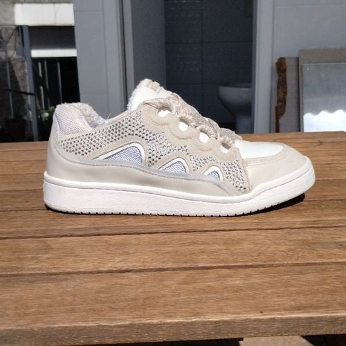 tenis feminino brilhoso schutz 118174605?action_source=76398&ref=home_home&rsp=1&rspix=1