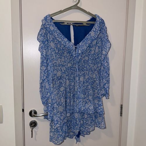 vestido zara azul com babados 140105810?action_source=31319&ref=home_home&rsp=1&rspix=1