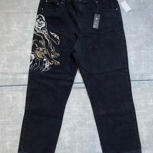calca jeans ed hardy preta 143682766?action_source=72701&ref=home_home&rsp=1&rspix=1