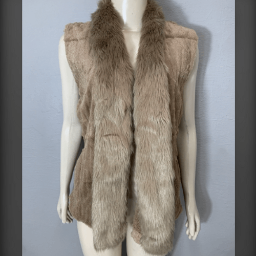 colete de pele sintetica pelinhos inverno bege nude luxo 139172719?action_source=70094&ref=home_home&rsp=1&rspix=1