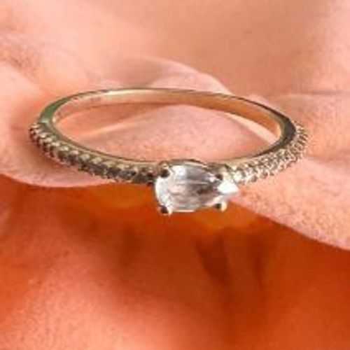 solitario com topazio e brilhantes v 130865079?action_source=67326&ref=home_home&rsp=1&rspix=1