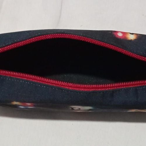 estojo escolar escritorio faculdade 131057442?action_source=67388&ref=home_home&rsp=1&rspix=1