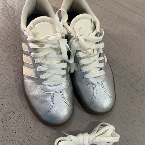 tenis adidas prata 38 146290666?action_source=72470&ref=home_home&rsp=1&rspix=1