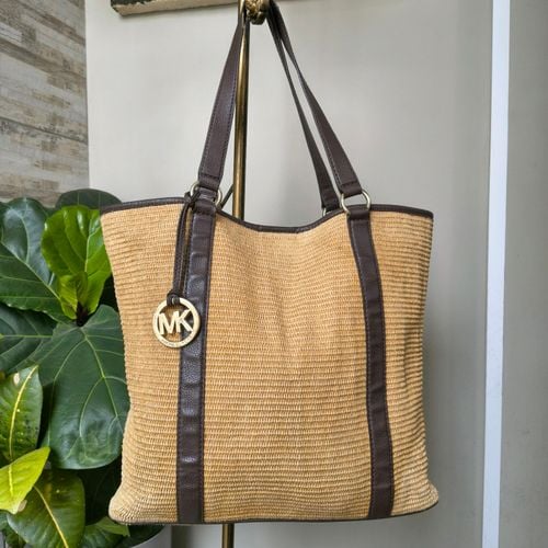 bolsa michael kors boho chic palha com couro marrom 142331861?action_source=72470&ref=home_home&rsp=1&rspix=1