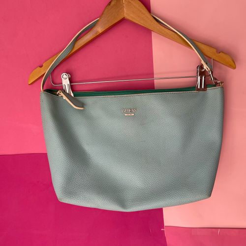 bolsa guess azul marinho 137749979?action_source=71545&ref=home_home&rsp=1&rspix=1