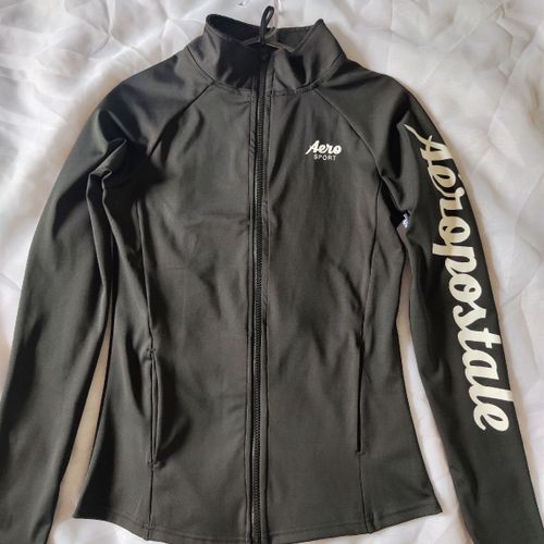 jaqueta feminina aeropostale 115150152?action_source=70688&ref=home_home&rsp=1&rspix=1