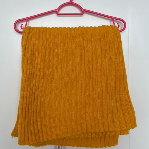 cachecol amarelo 127745770?action_source=64649&ref=home_home&rsp=1&rspix=1