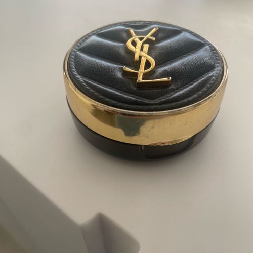 porta base ysl cushion encre de peau le couture cushion mini foundation 140377793?action_source=72470&ref=home_home&rsp=1&rspix=1