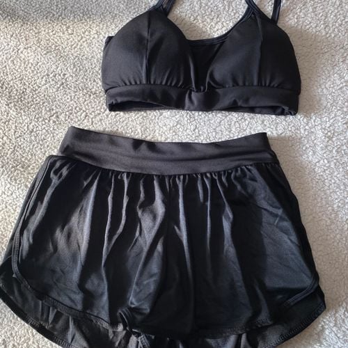 conjunto de academia shein 148246614?action_source=75018&ref=home_home&rsp=1&rspix=1