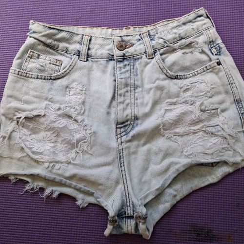 shorts jeans claro tamanho 40 marca bershka 137285981?action_source=69599&ref=home_home&rsp=1&rspix=1