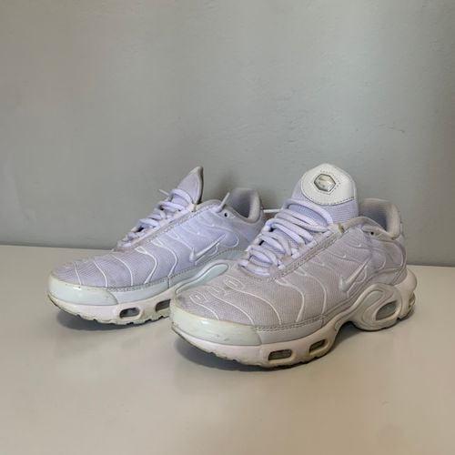 tenis nike tn branco 34 147659685?action_source=75208&ref=home_home&rsp=1&rspix=1