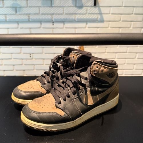tenis nike air jordan marrom e preto 140458800?action_source=75208&ref=home_home&rsp=1&rspix=1