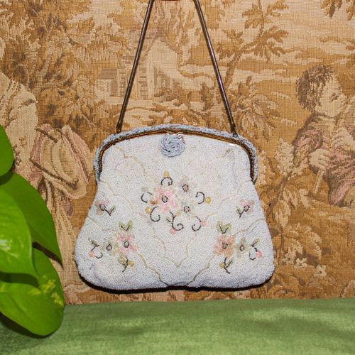 bolsa toilette francesa vintage bordado feito a mao branco 141702945?action_source=72470&ref=home_home&rsp=1&rspix=1