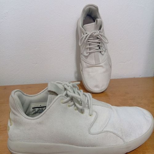 tenis jordan masculino bege 41 145367451?action_source=67324&ref=home_home&rsp=1&rspix=1