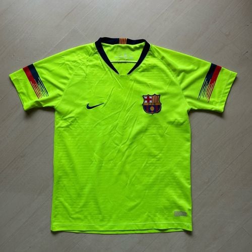 camisa barcelona 2018 neon messi 140072668?action_source=75208&ref=home_home&rsp=1&rspix=1