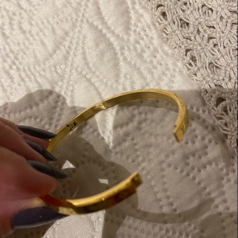 Pulseira Lv Insp em Aço Inoxidável Dourado | Bijuteria Feminina Louis  Vuitton Nunca Usado 77994395 | enjoei