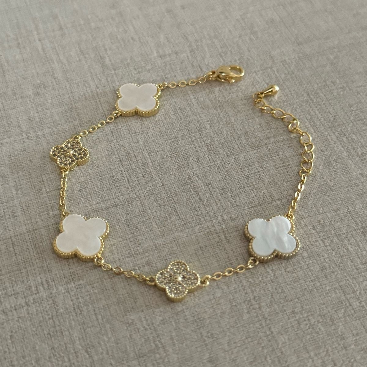 Pulseira Van Cleef Dourada com Branco e Zircônia | Jóia Feminina Van ...