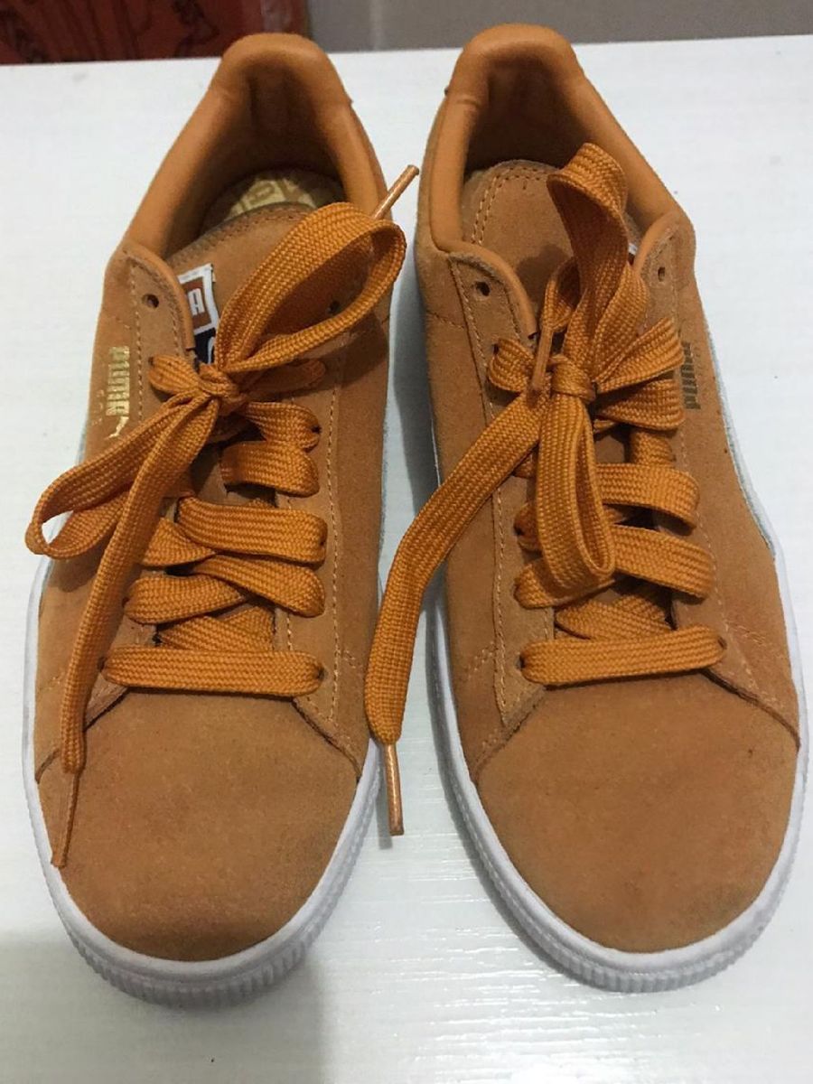 puma suede mostarda e azul