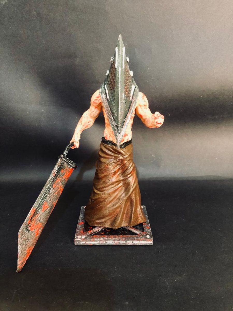 Mistérios Fantásticos: Pyramid Head